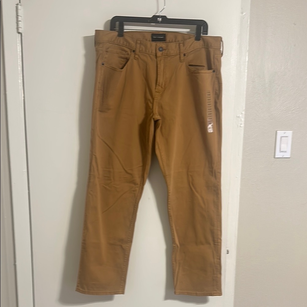 Classic Tan Chinos with Sturdy Cotton Fabric